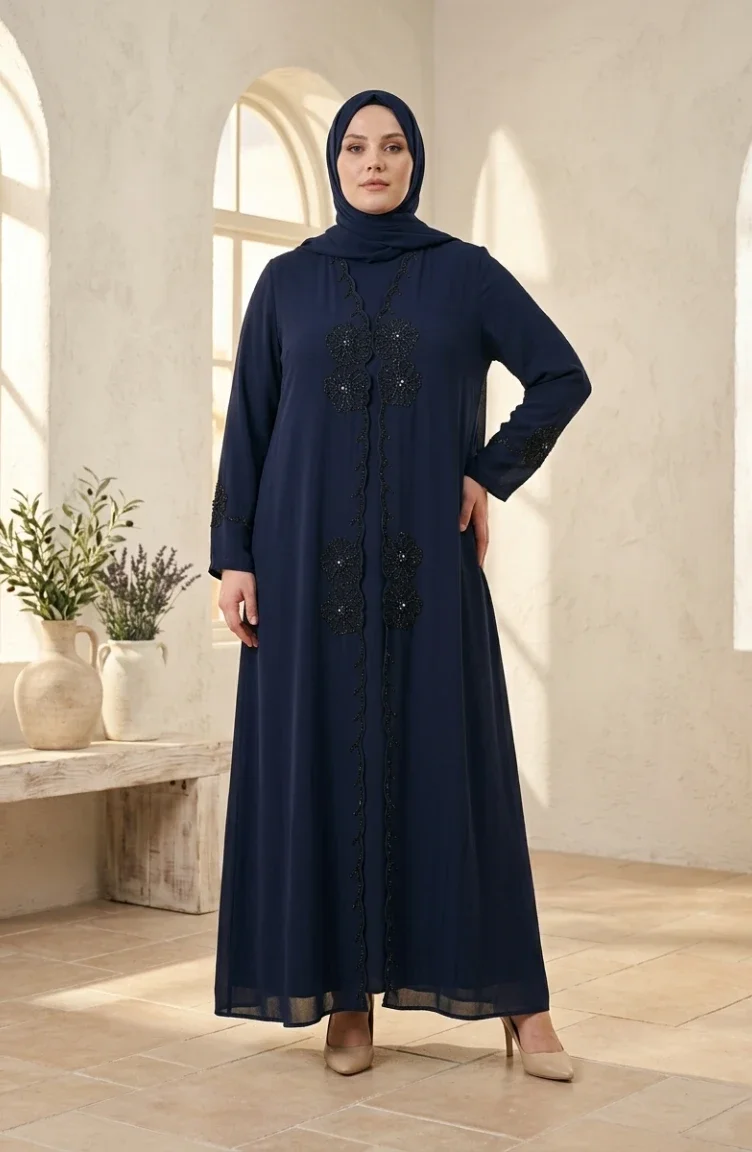 Robe De Soirée Suzanna En Crêpe Brodée Grande Taille Avec Hijab Réf. 6370-03 Bleu Marine 6370-03