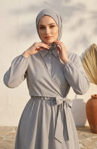 Robe Hijab Rayée à Boutons Et Liens Latéraux 0349-01 Noire 0349-01
