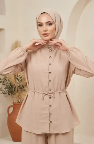 طقم حجاب من قطعتين بتفاصيل أزرار، رقم الموديل 2301-05، لون بيج 2301-05