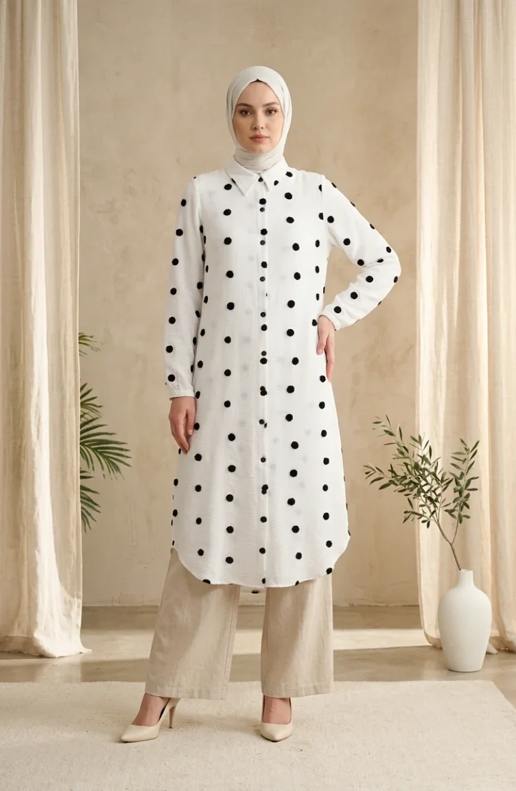 Tuniek Met Overhemdkraag En Pompondetails 0352-01 Wit 0352-01