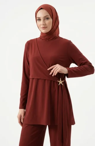 طقم حجاب من قطعتين بتفاصيل نجوم، يتكون من تونيك وبنطال، لون طيني داكن 0358-03 0358-03