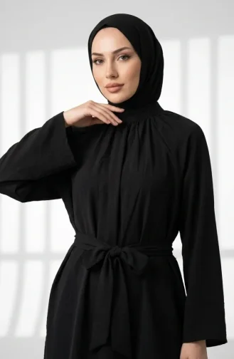طقم حجاب من قطعتين، بلوزة وبنطال بياقة صينية مكشكشة، رقم الموديل 2305-03، لون أسود 2305-03
