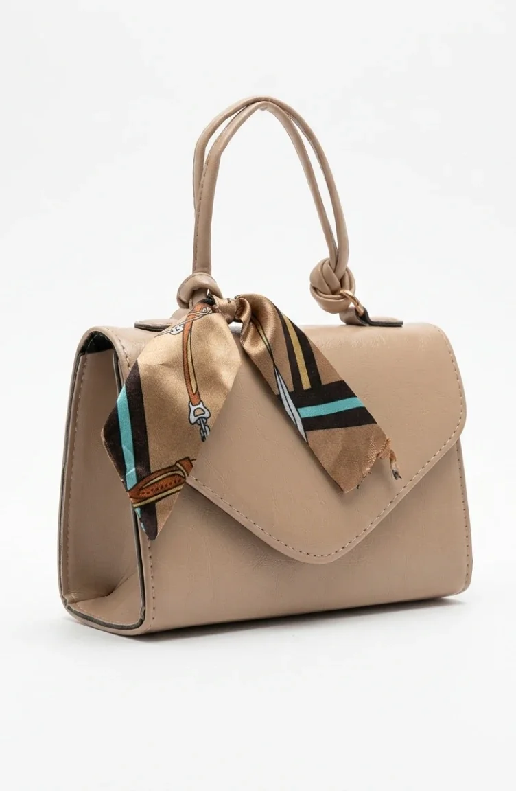 Schultertasche Aus Kunstleder Mit Schal-Detail Modell 4042-02 Farbe: Milky Coffee 4042-02