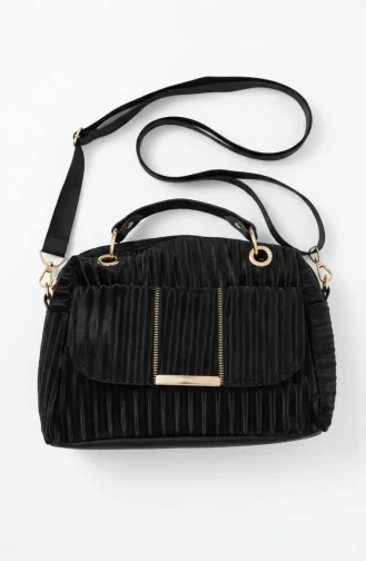 Pleated Detail Chain Strap Shoulder Bag 4061-01 Black 4061-01