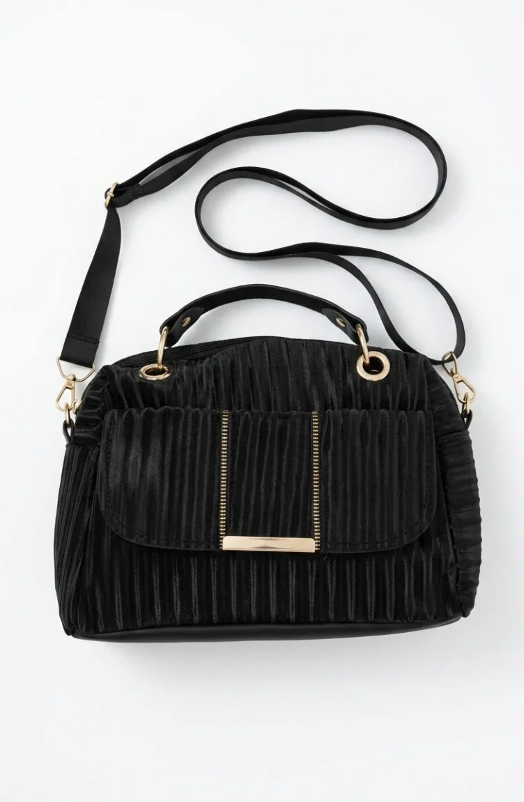 Pleated Detail Chain Strap Shoulder Bag 4061-01 Black 4061-01