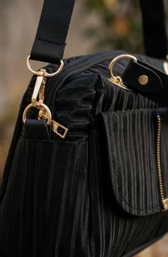 Pleated Detail Chain Strap Shoulder Bag 4061-01 Black 4061-01