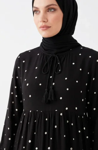 فستان أسود متعدد الطبقات من قماش الفسكوز المنقط 5587-03 5587-03