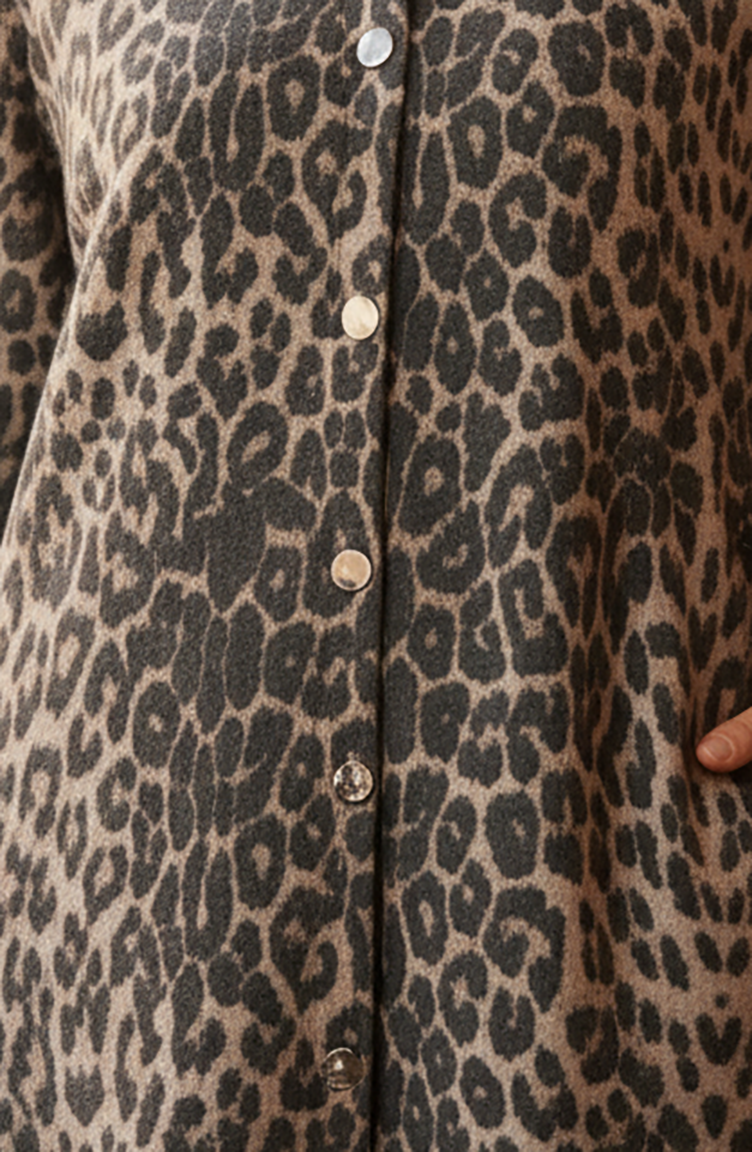 Capuchonjas Met Knoopsluiting En Luipaardprint Van Kasjmier 0226-07 Antracietbeige 0226-07