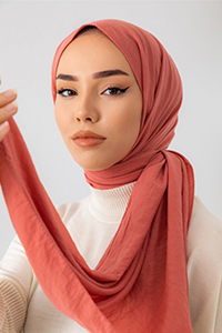 Choosing The Right Color For A Scarf According To Your Skin Tone
