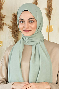 Choosing The Right Color For A Scarf According To Your Skin Tone