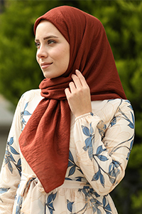 Choosing Shawls and Scarves for Summer
