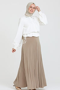 How to Style a Pleated Skirt?