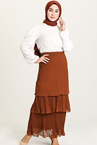  How to Style a Pleated Skirt?