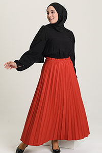  How to Style a Pleated Skirt?